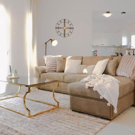 H&O Boulevard Breeze Apartment! Πάφος Εξωτερικό φωτογραφία