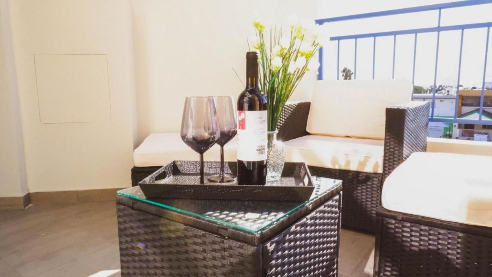 H&O Boulevard Breeze Apartment! Πάφος Εξωτερικό φωτογραφία