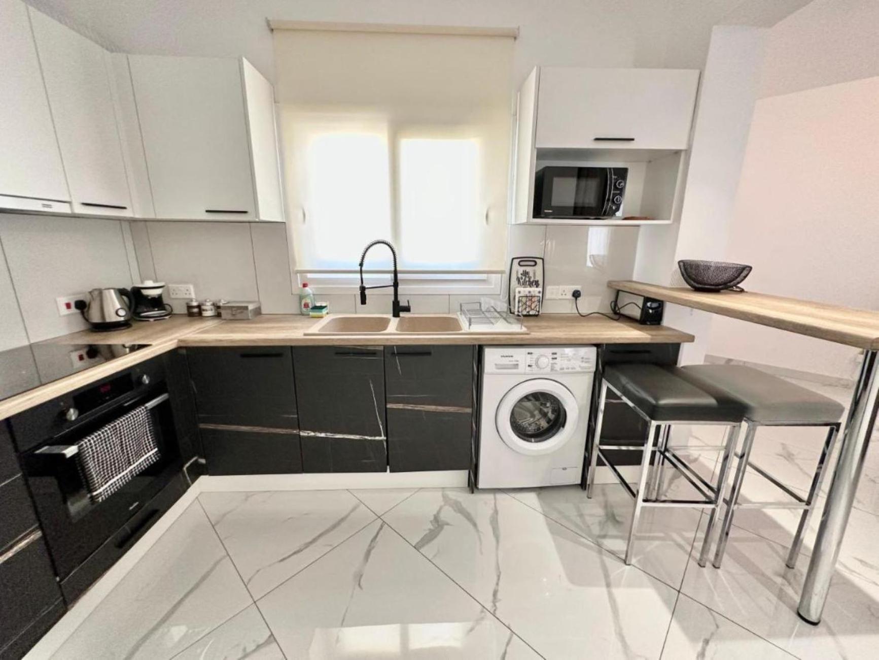 H&O Boulevard Breeze Apartment! Πάφος Εξωτερικό φωτογραφία