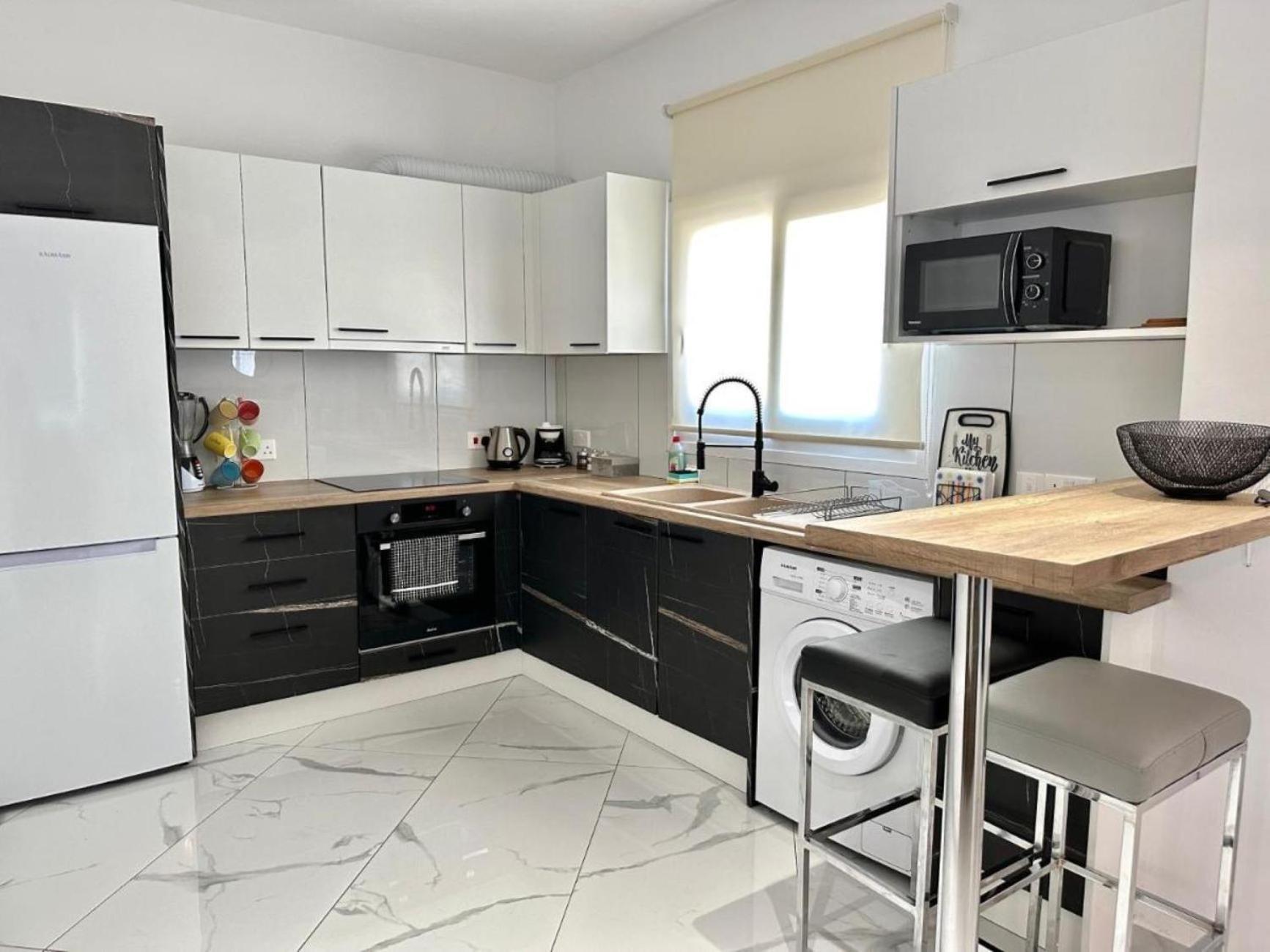 H&O Boulevard Breeze Apartment! Πάφος Εξωτερικό φωτογραφία