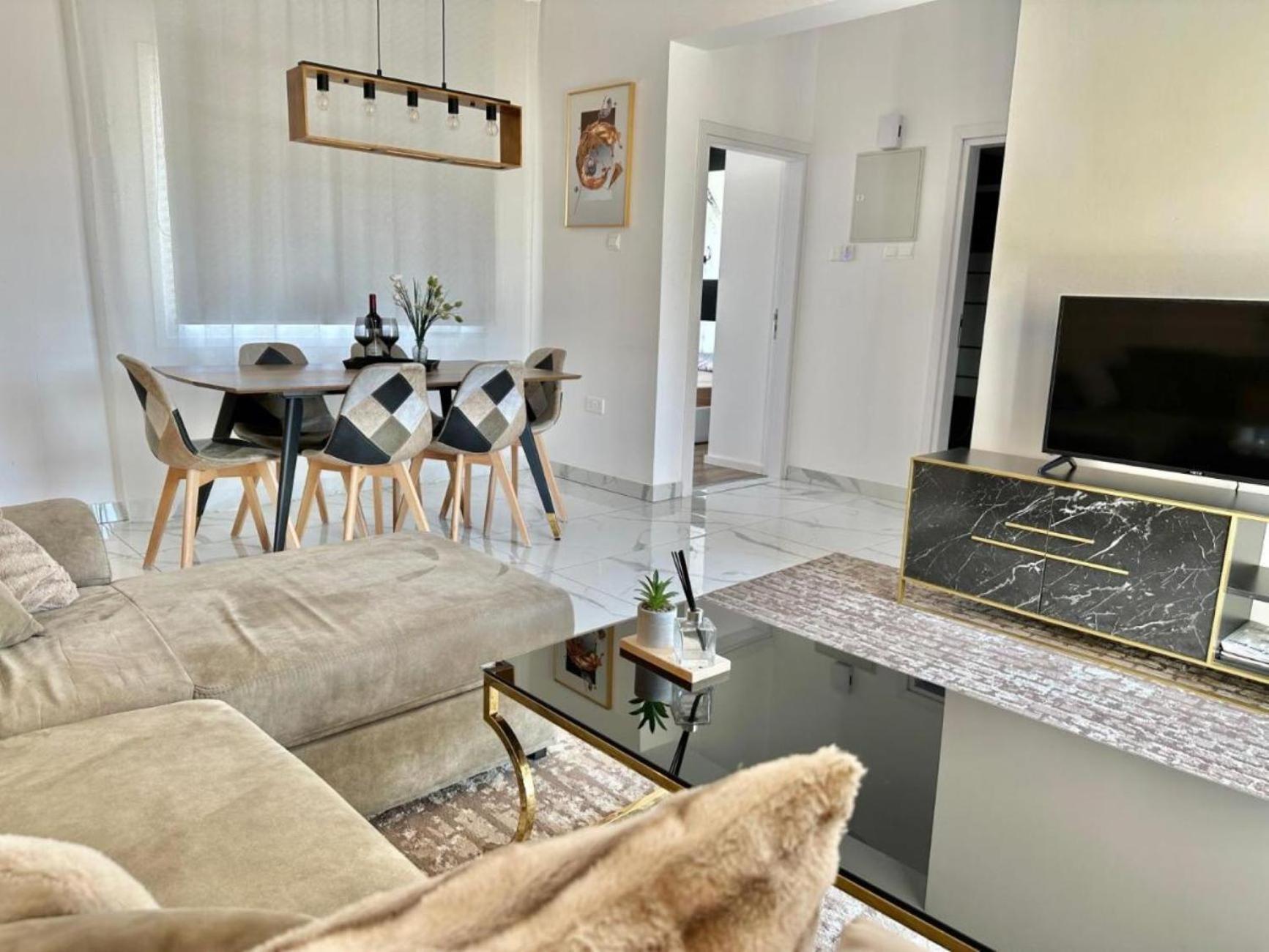 H&O Boulevard Breeze Apartment! Πάφος Εξωτερικό φωτογραφία
