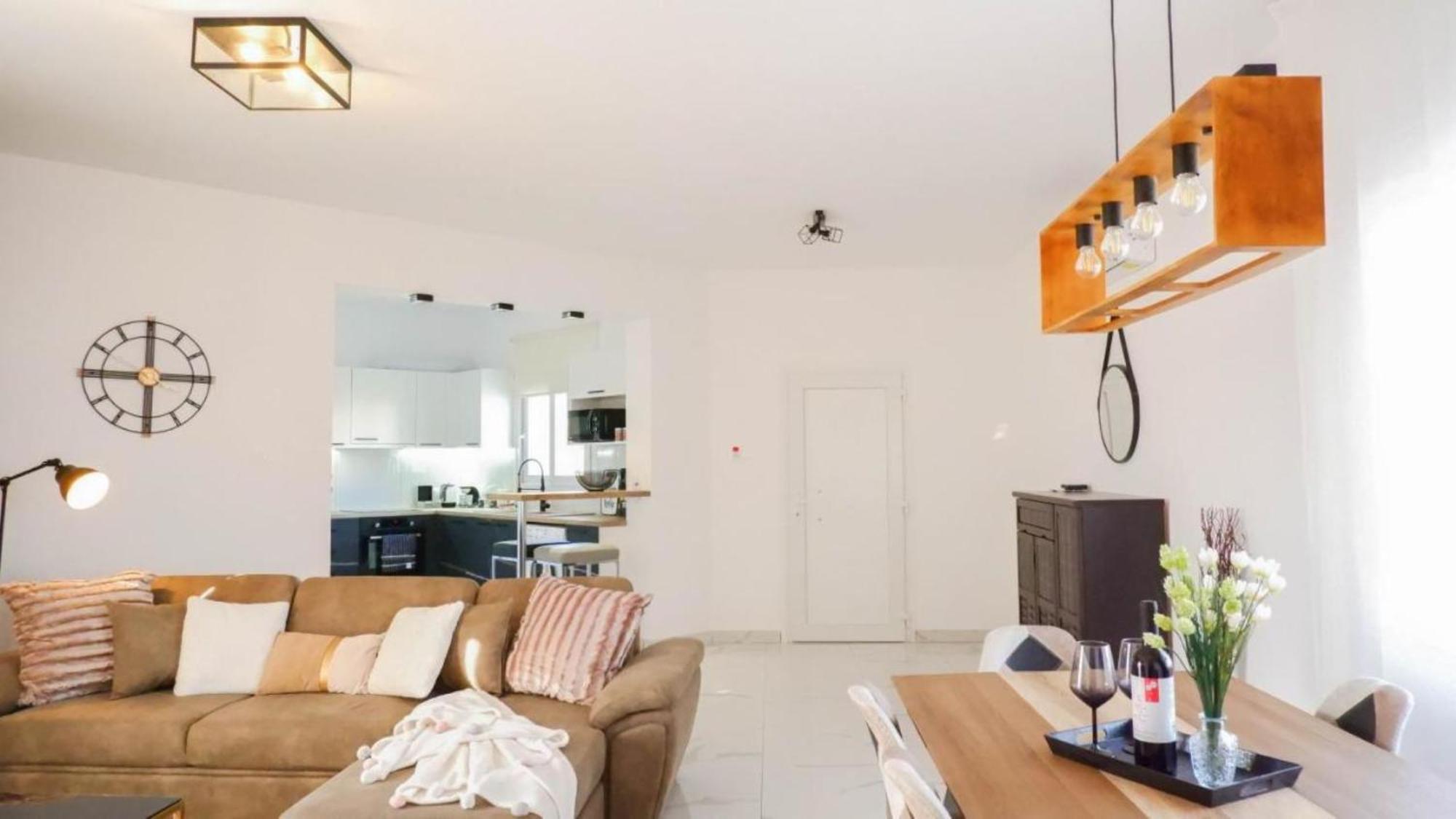 H&O Boulevard Breeze Apartment! Πάφος Εξωτερικό φωτογραφία