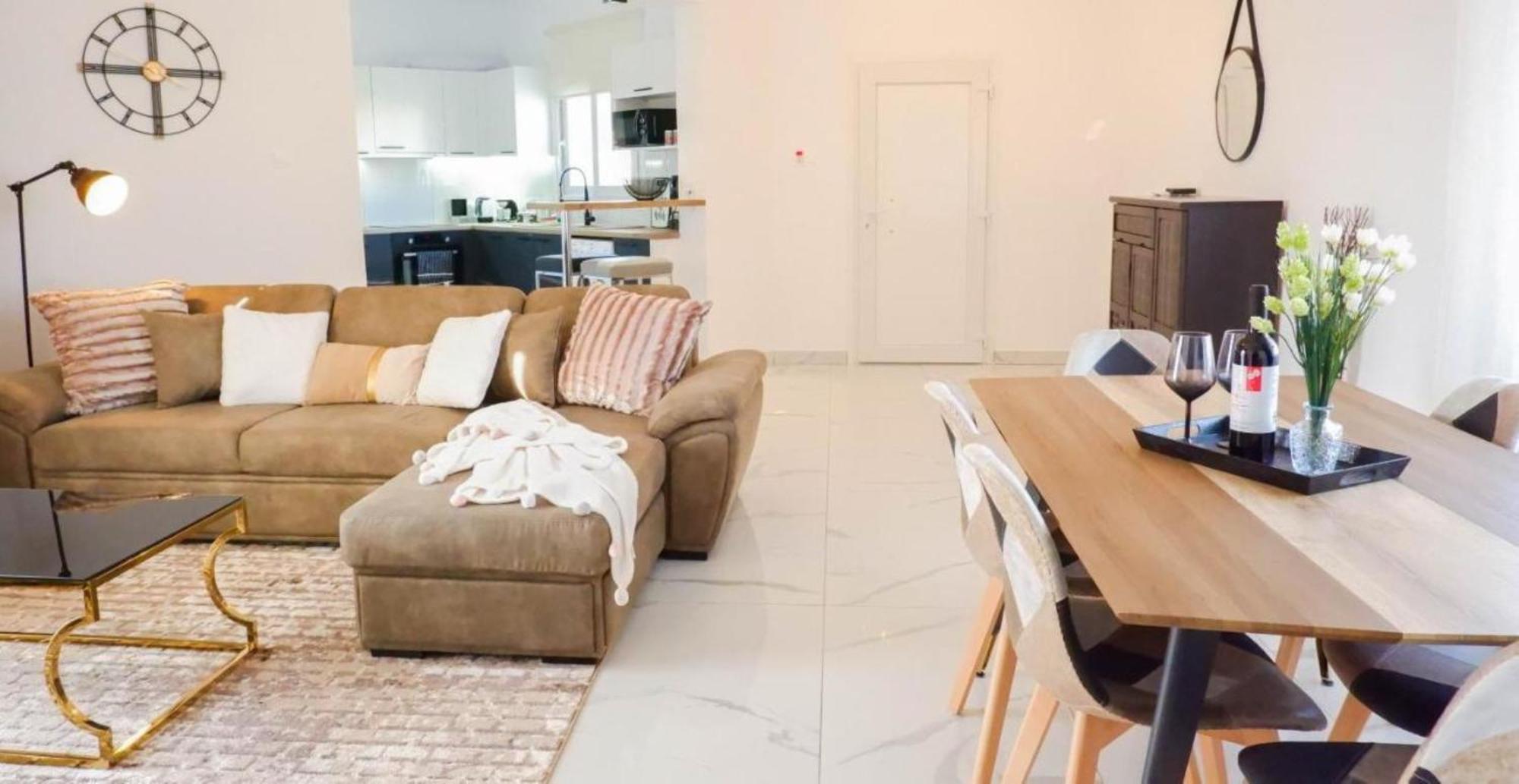 H&O Boulevard Breeze Apartment! Πάφος Εξωτερικό φωτογραφία